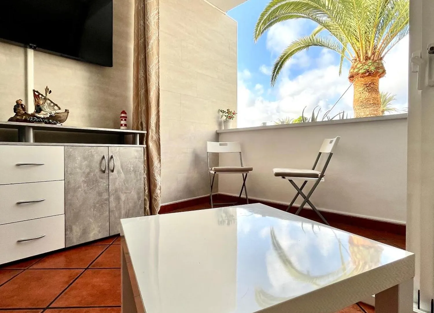 Primavera Holiday Apartment Arona